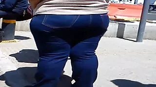දූෂිත රුසියානු මුඛය තුළ පස්ස සහ කාඞ් දී කෙළ