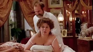 Masseuse එක්ක නිදාගත්තා තරුණ brunette දී මෝඩයෙක්