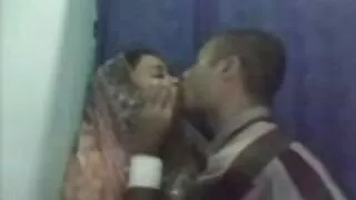 මිනිසා ළිඳ ගුද කුහරය ක ඉතා පැහැපත් දැරිය