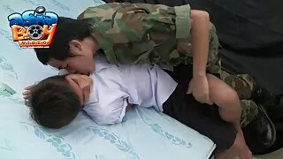 ගයි fucks ගර්ල් සමග විශාල පියයුරු දී පූසෙක්