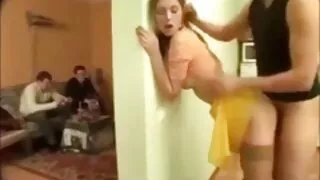රතු බබා පළමු වරට cam මත කුකුළා උරා